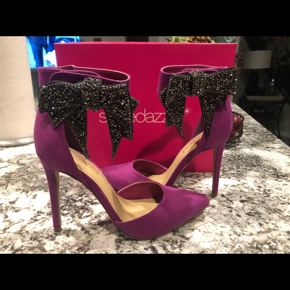 ShoeDazzle Purple Pumps!